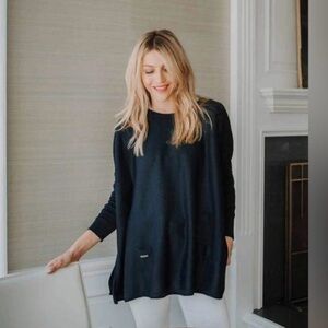 Mer Sea Navy Catalina Boxy Crewneck Travel Sweater in Deepwater